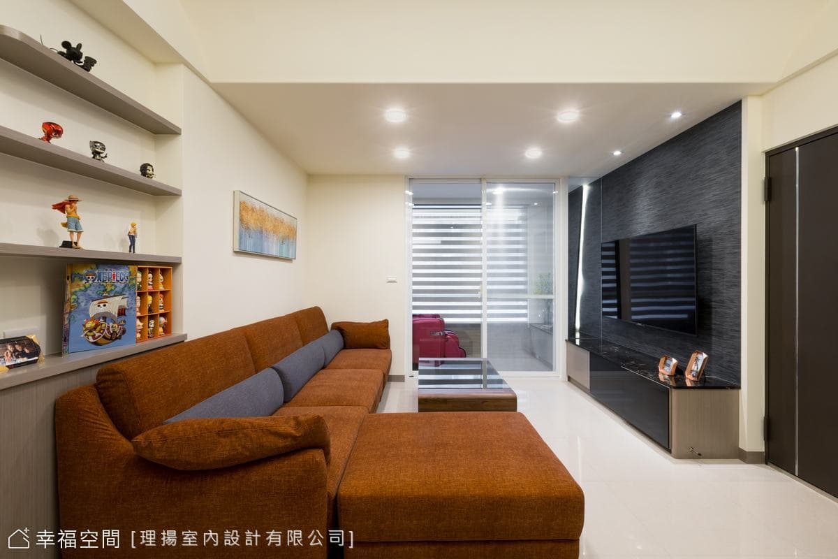 家裡有間電玩室？！ 40年老屋變身新婚宅