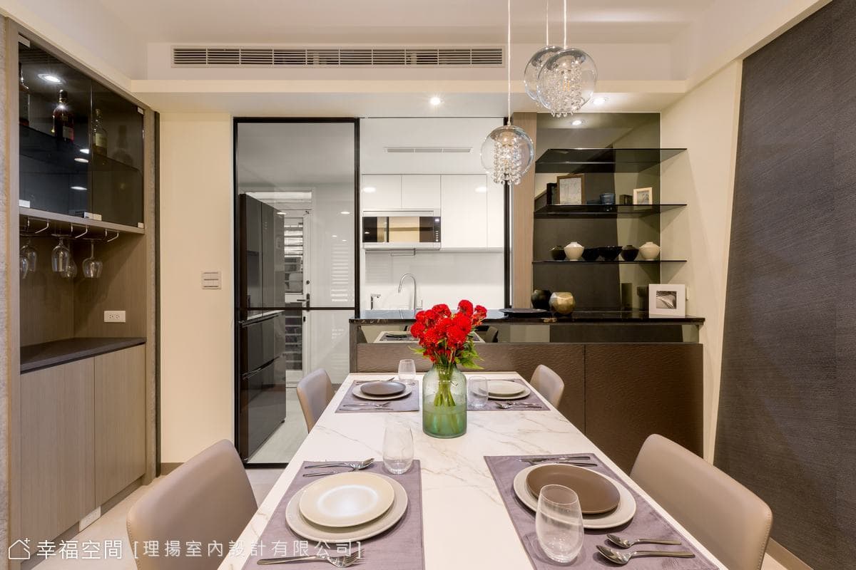 家裡有間電玩室？！ 40年老屋變身新婚宅