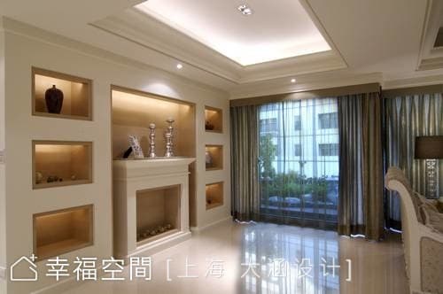 客廳後端背牆