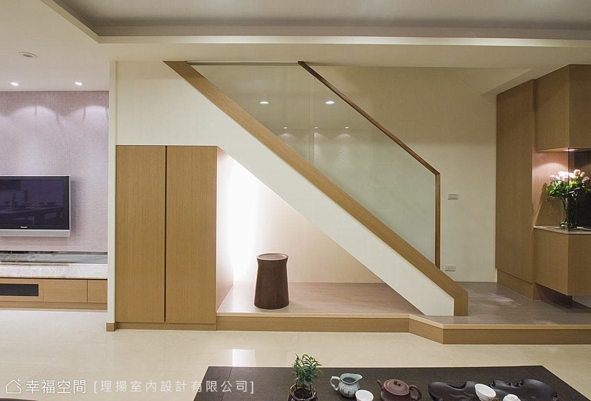 玄關樓梯