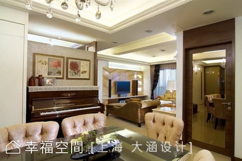 從餐廳望向客廳